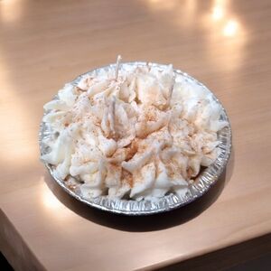 Cinnamon bun mini candle